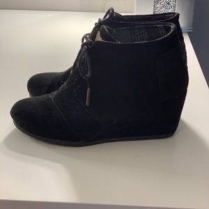 TOMS Wedge size 7